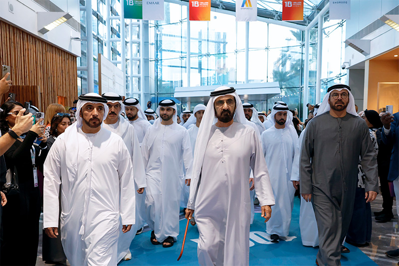 قمة المليار متابع